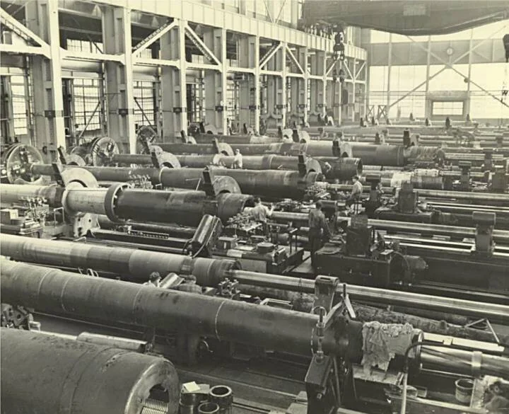 Big lathes at work Naval Gun Factory D.C. around 1943